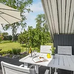 Three-bedroom In Casa vacanze