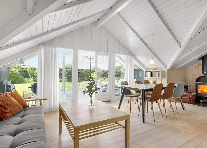 Casa de Férias Three-bedroom In Odder